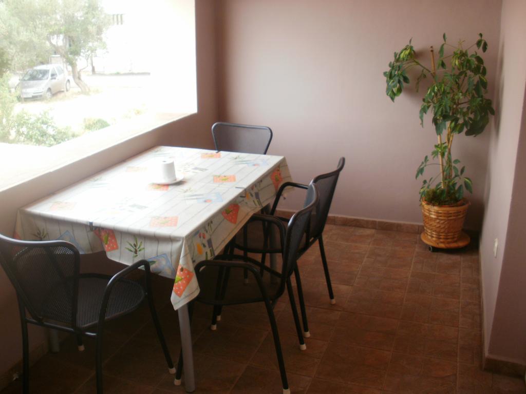 Ferienwohnung Corry 1 Ravni Zimmer foto